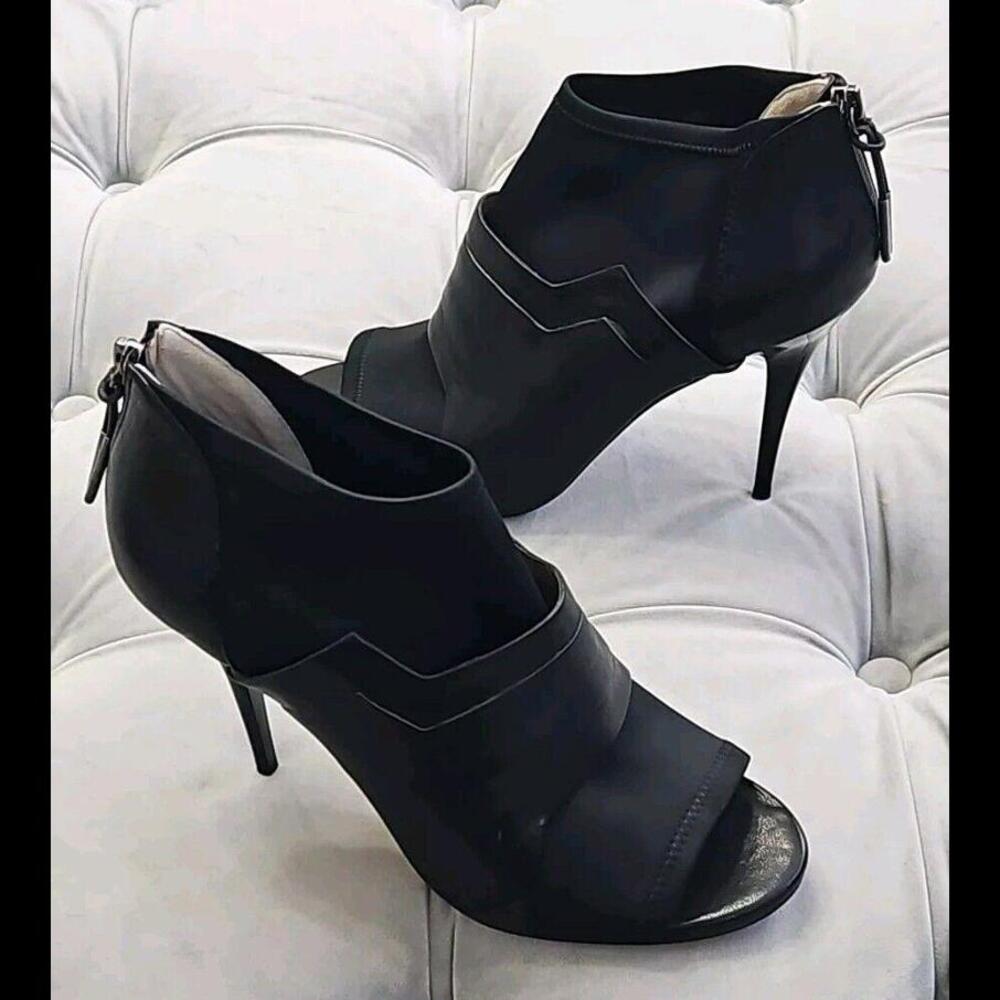 L.A.M.B. Black Leather Ankle Zip Up Bootie Hi Heels Peep Toe Womens Shoes 9 $345